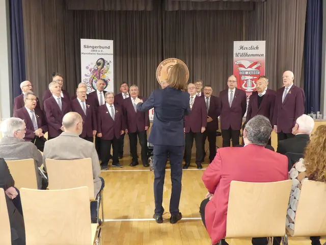 Die Singgemeinschaft Frohsinn/Sängerbund eröffnete die Ordensverleihung. | Foto: Schatz