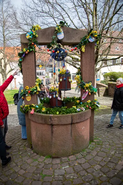 Das Haus des Kindes gestaltete den Brunnen vor dem Lobdengau-Museum. 
