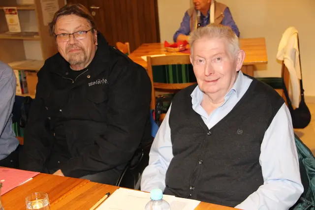 Manfred W. Ramm und Joachim Loose (links) verfassten Anträge mit dem Ziel das Erscheinungsbild der SPD zu verbessern 