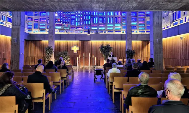 Die Trauerhalle auf dem Mannheimer Hauptfriedhof.