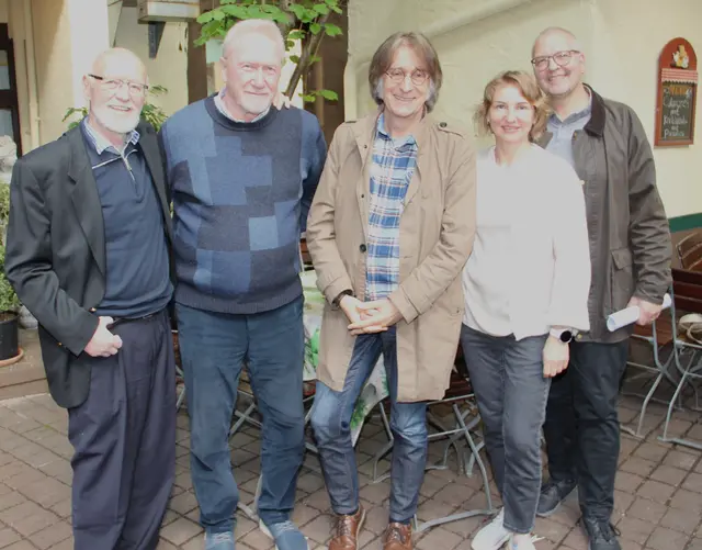 Matt Fedel (Mitte) hat zusammen mit den Mitorganisatoren Winfried Schneider-Deters, Sergiy Vlasov, Tetiana Lysiuk und Jürgen Frank ein unterstützenswertes Hilfsprojekt gestartet. 
