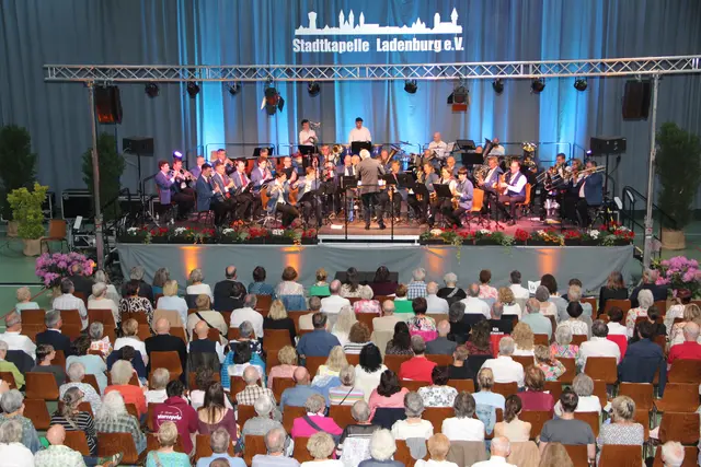 Mit einer beeindruckenden Leistung überzeugte die Stadtkapelle mit "Swing Time" ihr Publikum. 