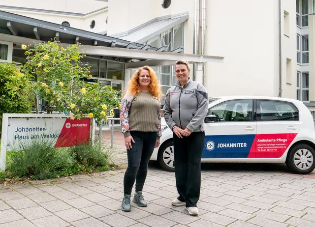 Gemeinsam für ein besseres Pflegeangebot in Ladenburg: (v.l.n.r.) Heike Steffens vom Johanniter-Haus am Waldpark und Carmen Wilke, Pflegedienstleiterin bei den Johannitern in Mannheim. | Foto: Johanniter