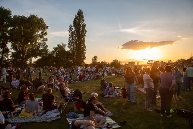 Gegen 20.30 Uhr ging dann auch langsam die Sonne unter und zeigte, warum die Veranstaltung Sundowner heißt. 