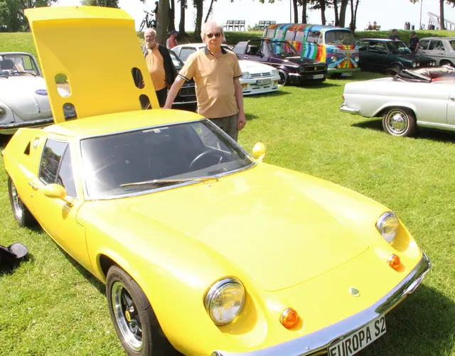 Der gelbe Lotus-Flitzer von Wolfgang Greim war ein echter Blickfang beim Oldtimertreffen. 