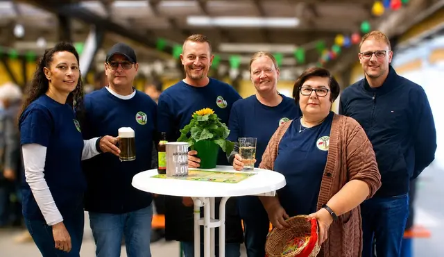 Gruppenbild mit Bürgermeister und Vorstand