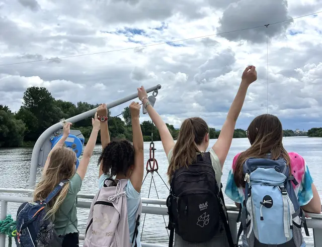JUZ-13 Wanderung über die Fähre zur Fisch-Kinderstube 