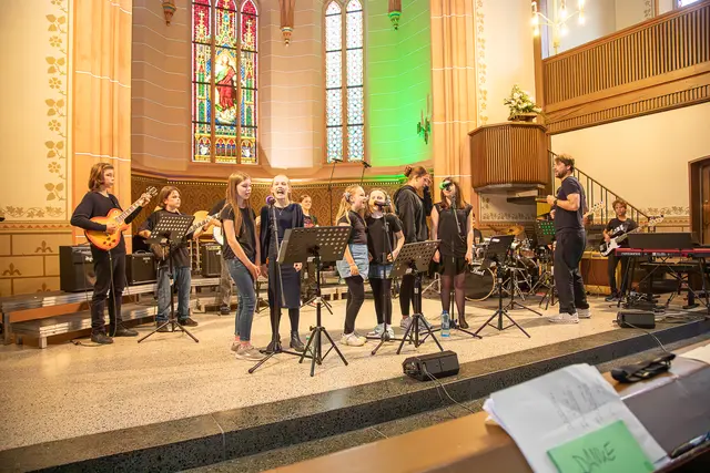 Die Newcomer unter den Schulbands am CBG – die Unterstufen Rockband, die das Publikum mitriss. 