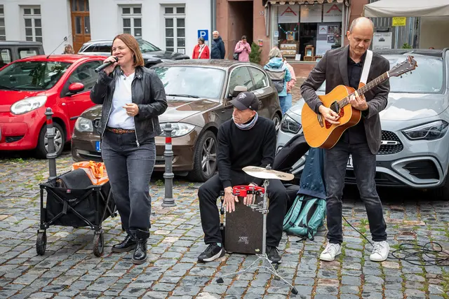 Nicht zuletzt auch wegen der musikalischen Untermalung durch Jeannette Friedrich, Christian Dobirr und Dominik Zang (v.l.n.r.)
