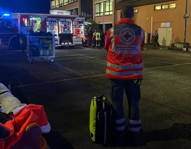 DRK Edingen sichert Brandeinsatz der Feuerwehr in der Gemeinde ab | Foto: DRK Edingen