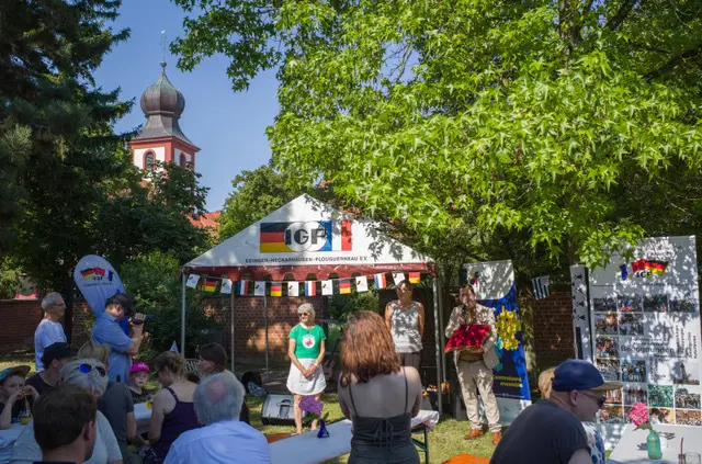 Fête de la musique mit Duo "Tali Moan" (Brigitte Sanquer und Daniel Ratel) und Generalkonzul Gael de Maisonneuve | Foto: Neukirch