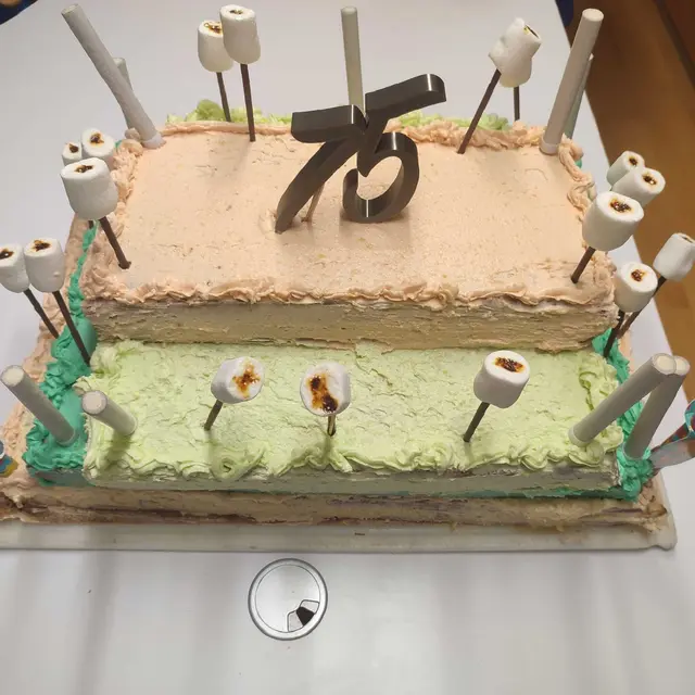 Zum Jubiläum gab es eine Torte. | Foto: zg