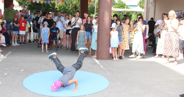 Riduan zeigte beim Sommerfest seine Breakdance-Künste. 