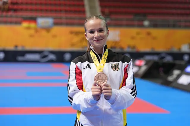 Mariel Goethe präsentiert stolz ihr Bronzemedaille. | Foto: Foto: Kjetil Waber/BCRN