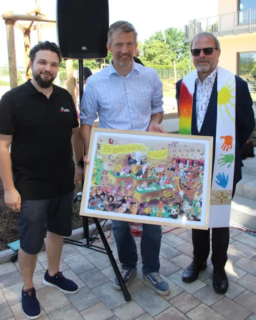 Bürgermeister Schmutz gratulierte mit einem Bild zum Einzug in den Erweiterungsbau. 