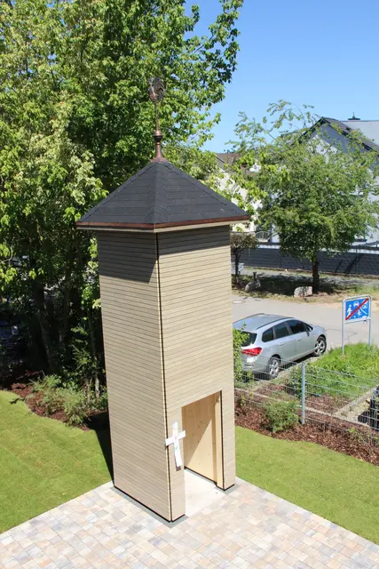 An die ehemalige St.-Johannes-Kirche soll dieser Holzbau erinnern. 