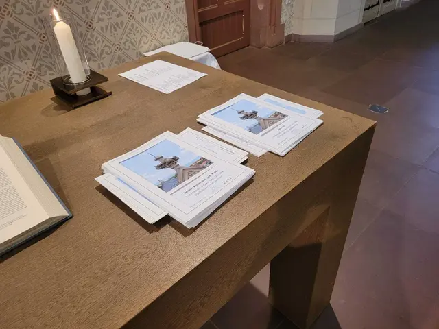 Insgesamt 22 Jubelkonfirmanden erhielten ihre Urkunde. | Foto: zg
