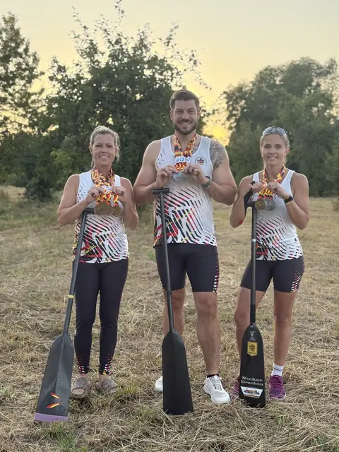 Tanja Gebler (links), Magali Zweigler und Steffen Schuff sind die Aushängeschilder der Ladenburger Römerdrachen. 