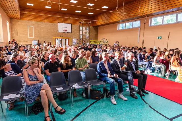 Volles Haus in der städtischen Turnhalle