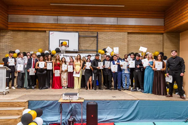 Geschafft! Alle Schülerinnen und Schüler der zehnten Klassen der Werkrealschule erhielten ihr Abschlusszeugnis.