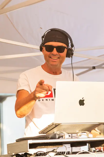 DJ Rolando Garcia sorgte bei den Badegästen für ordentliche Stimmung. 