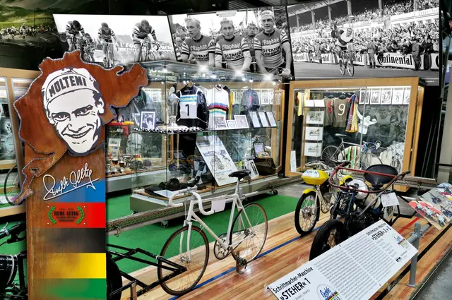 Die „Rudi-Altig-Ausstellung“ innerhalb Jockels Rennrad-Sammlung im Technik Museum Sinsheim bildet die Kulisse für das Event zu Ehren von Rudi Altig.  | Foto: Foto: TMSNHSP