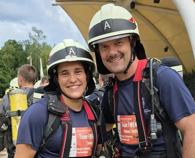 Tamara Rausch und Hannes Steffen Henn sicherten sich den 2. Platz beim Feuerwehr-Treppenlauf.  | Foto: FWEN