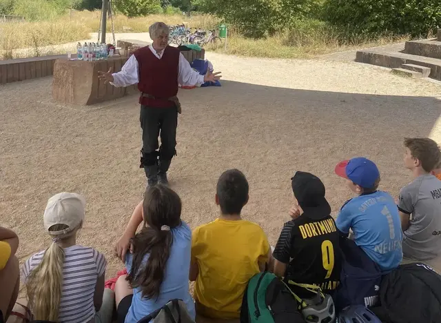 Stips erklärt anschaulich die Vielfalt der "Fischkinderstube" | Foto: ENJOI