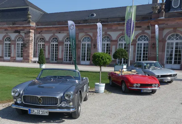 Elegante Oldtimer vor barocker Kulisse - die Classic Gala kommt wieder nach Schwetzingen. | Foto: Schatz