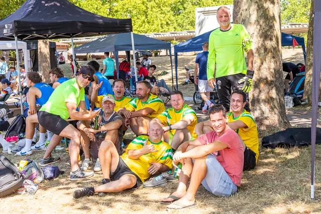 Abseits des Spielfeldes war der Durst groß und die Stimmung gut. 