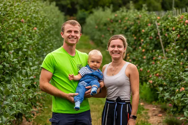 Louis Schuhmann mit seiner Frau Lara und Sohn Finn, stehen wie auch Hanspeter Schuhmann für Nähe und Kundenberatung.