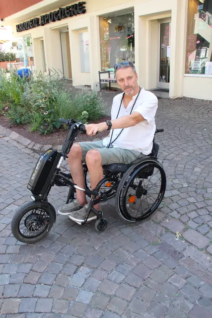 Die Regenrinnen können für Rollstuhlfahrer zum Problem werden. 