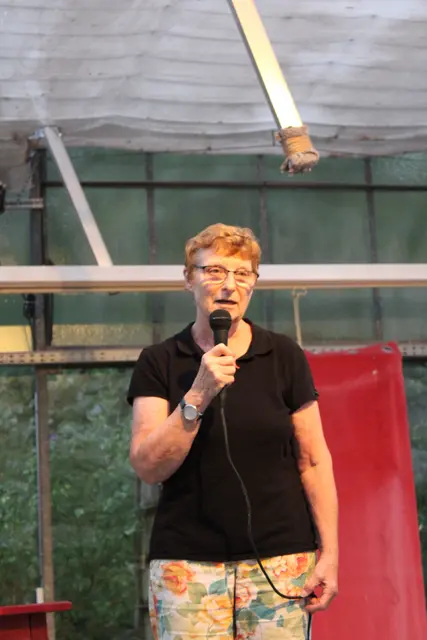 Heike Pfisterer von der Initiative Waldpark begrüßte die Gäste zum letzten Konzert des Vereins