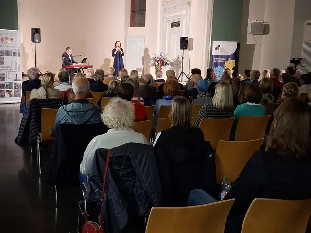 Anabelle Hund präsentierte „La chanson francaise“, am Klavier begleitet von Alexander Pfeiffer | Foto: IGP