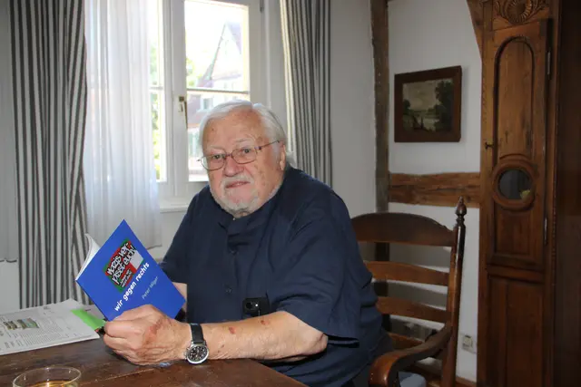 Peter Hilgers klare Botschaft ist: Nazis verpisst euch – keiner vermisst euch. 