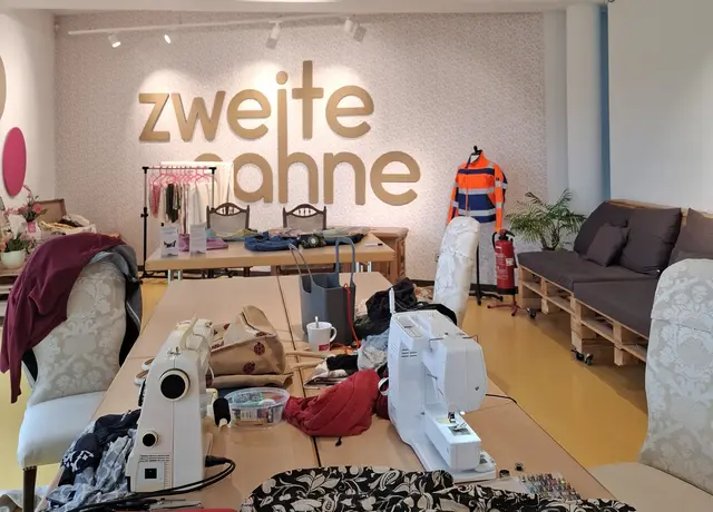Beim Nähcafé in der „zweiten sahne“ entstehen gemeinsam
mit den Schneiderinnen von BLAUHERZ kreative Unikate – im November stehen selbst genähte Adventskalender im Mittelpunkt.
 | Foto: AVR Kommunal AöR