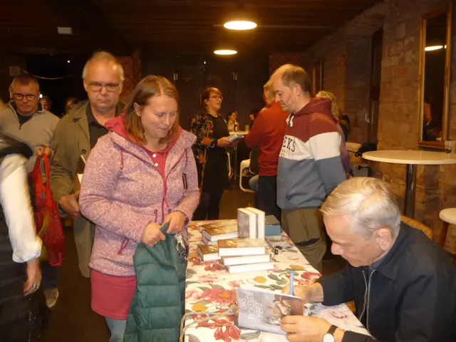 Gerne signierte Lutz Seiler nach der Lesung noch seine Bücher